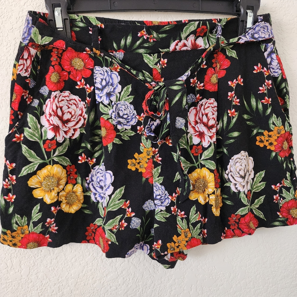 Floral Short Pants